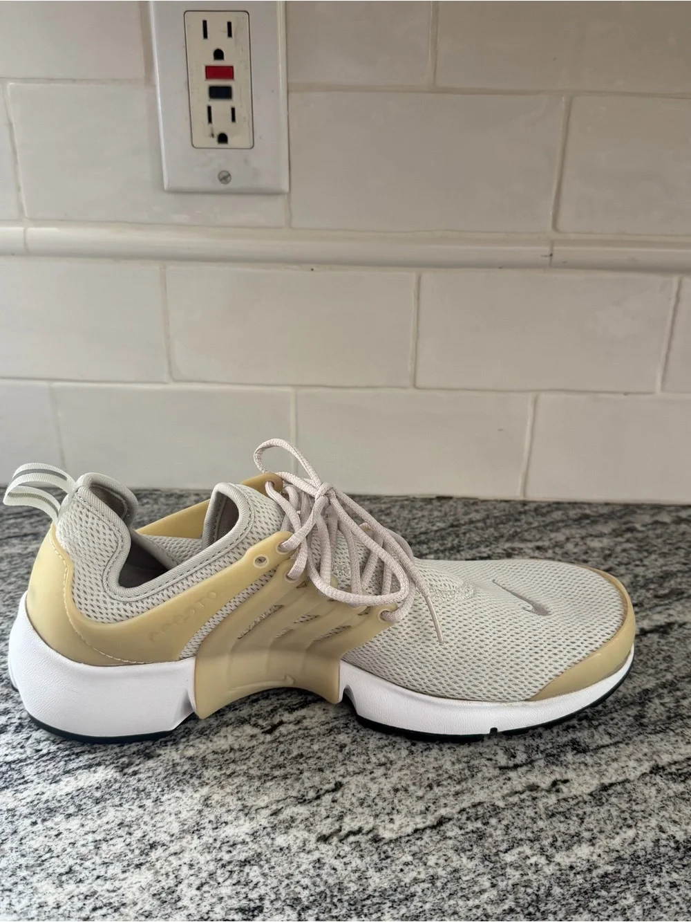Women’s Nike Air Presto Light Bone 878068-002 Size 10/Mens 8.5
